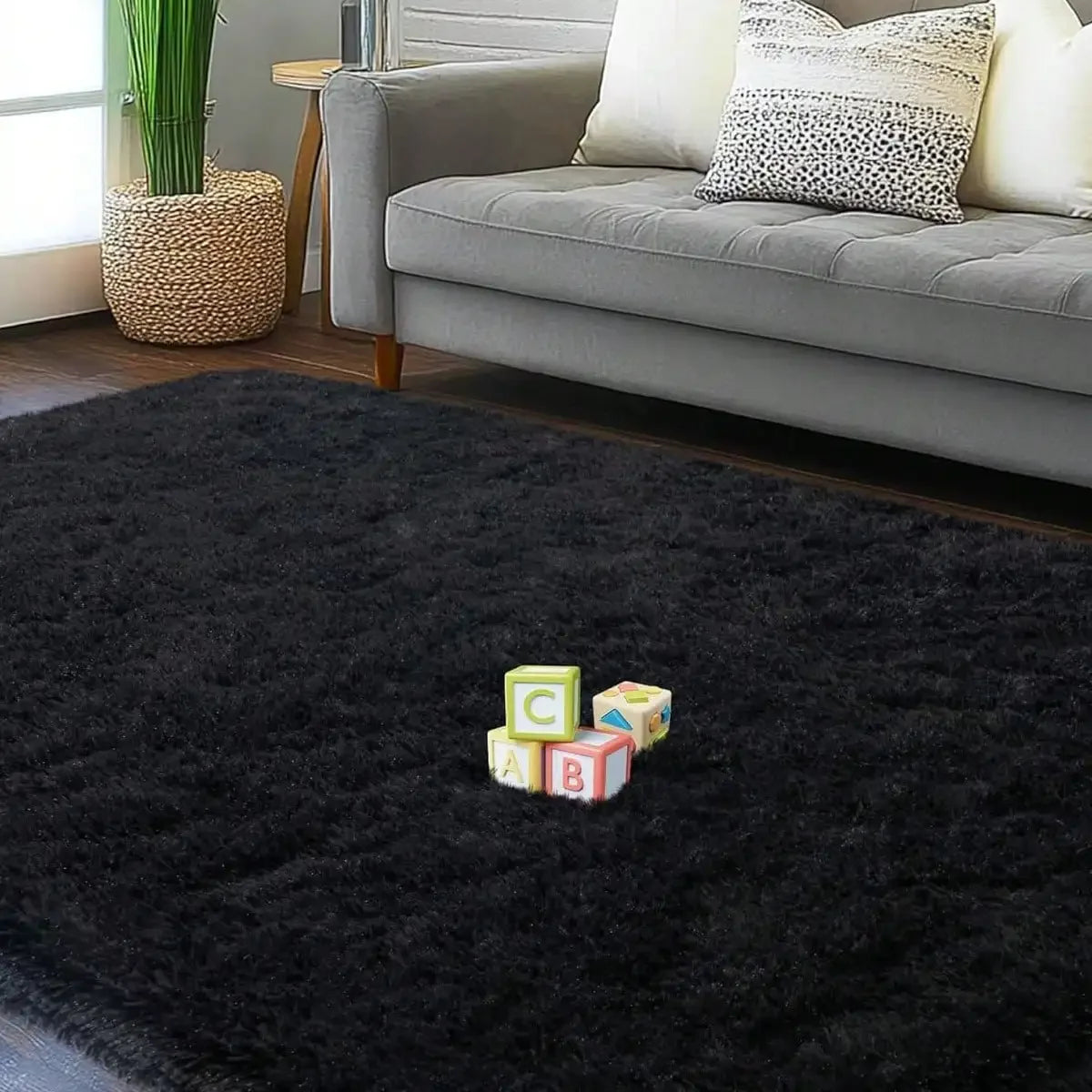 Soft Plush Polyester Rug With Non Slip Backing For Home