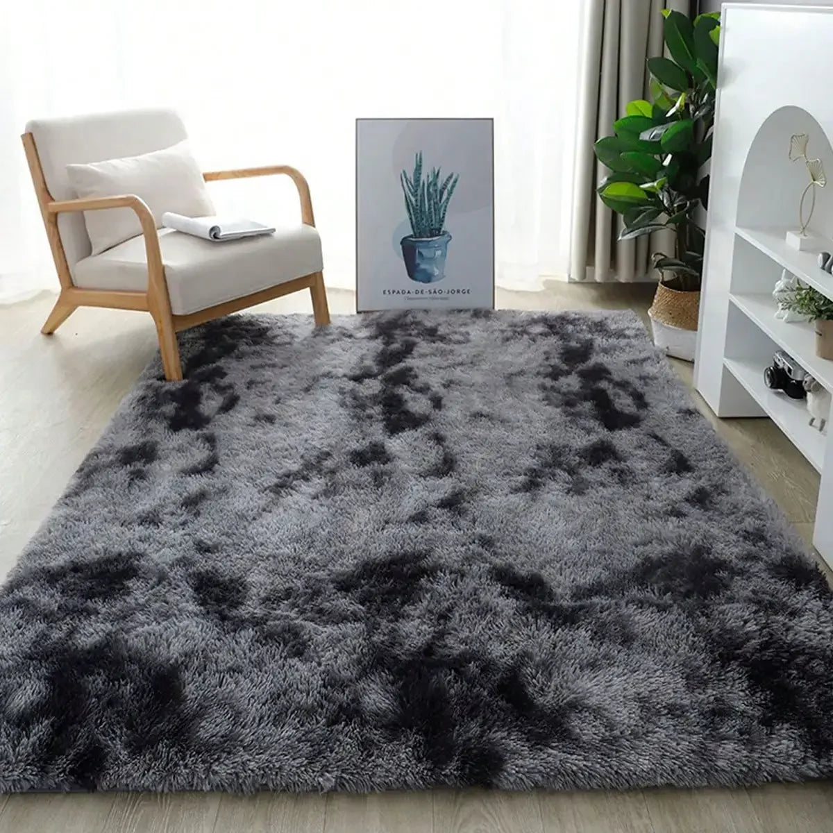 Soft Plush Polyester Rug With Non Slip Backing For Home