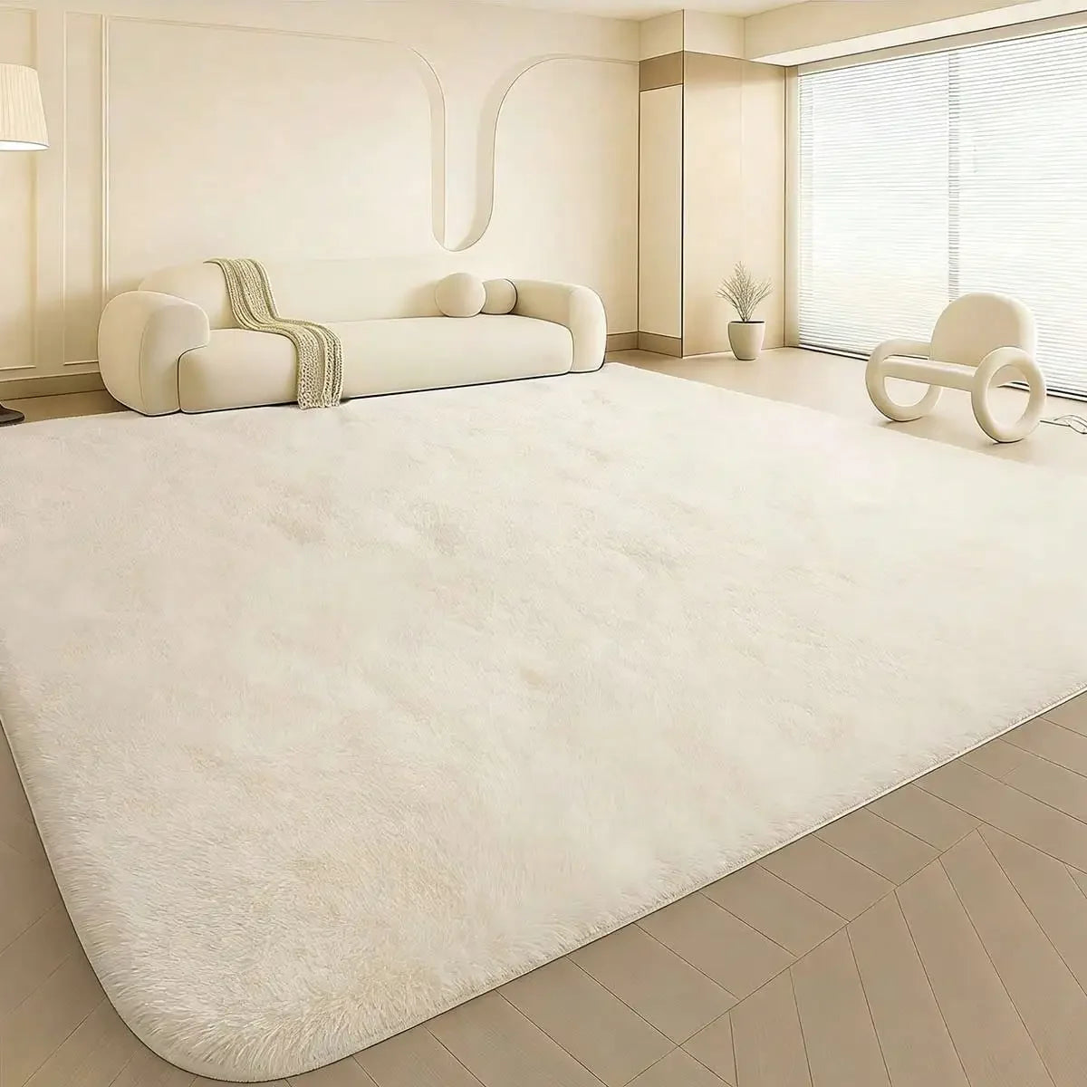 Soft Plush Polyester Rug With Non Slip Backing For Home